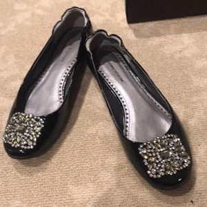 Black patent leather dressy Flats with adornment